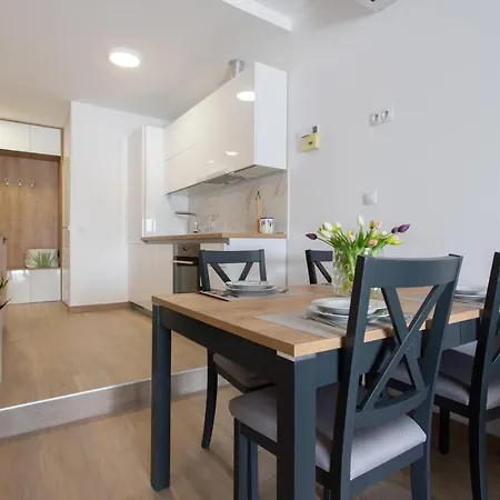 Laura Apartment Omis